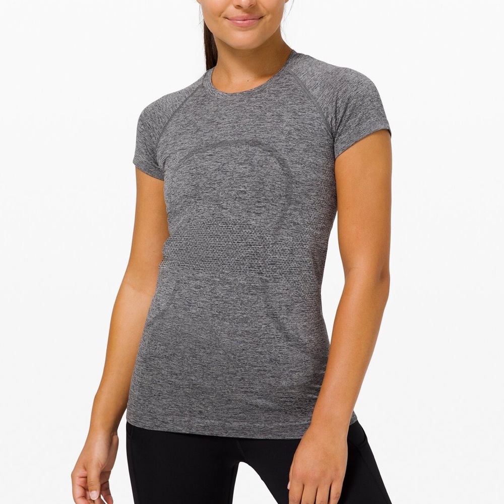 LULULEMON 
Swiftly Tech Short Sleeve Shirt